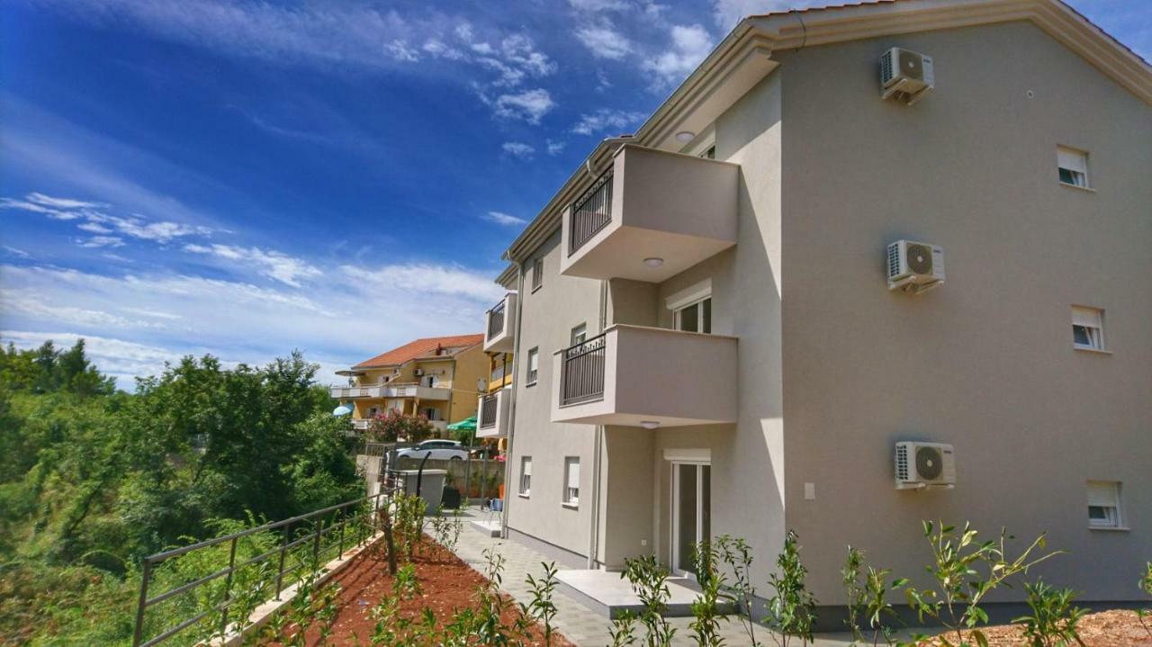 Apartments Ibis Čižići Bagian luar foto