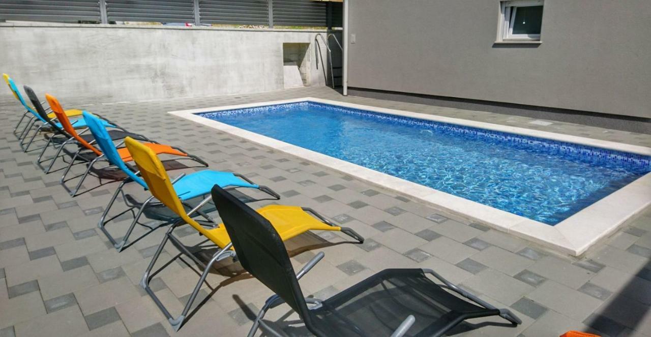 Apartments Ibis Čižići Bagian luar foto