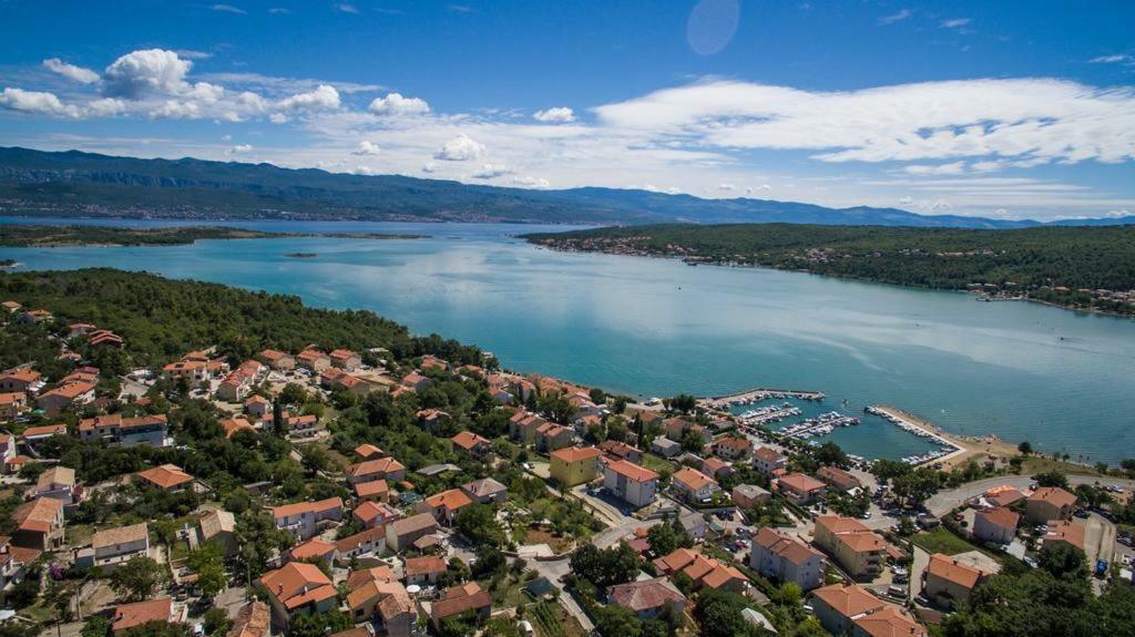 Apartments Ibis Čižići Bagian luar foto