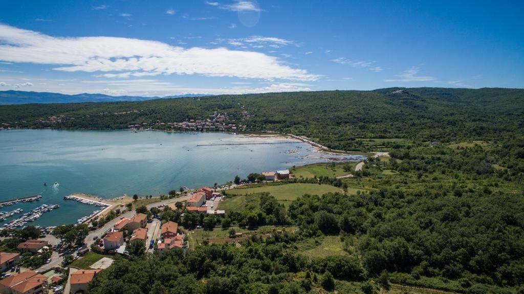 Apartments Ibis Čižići Bagian luar foto