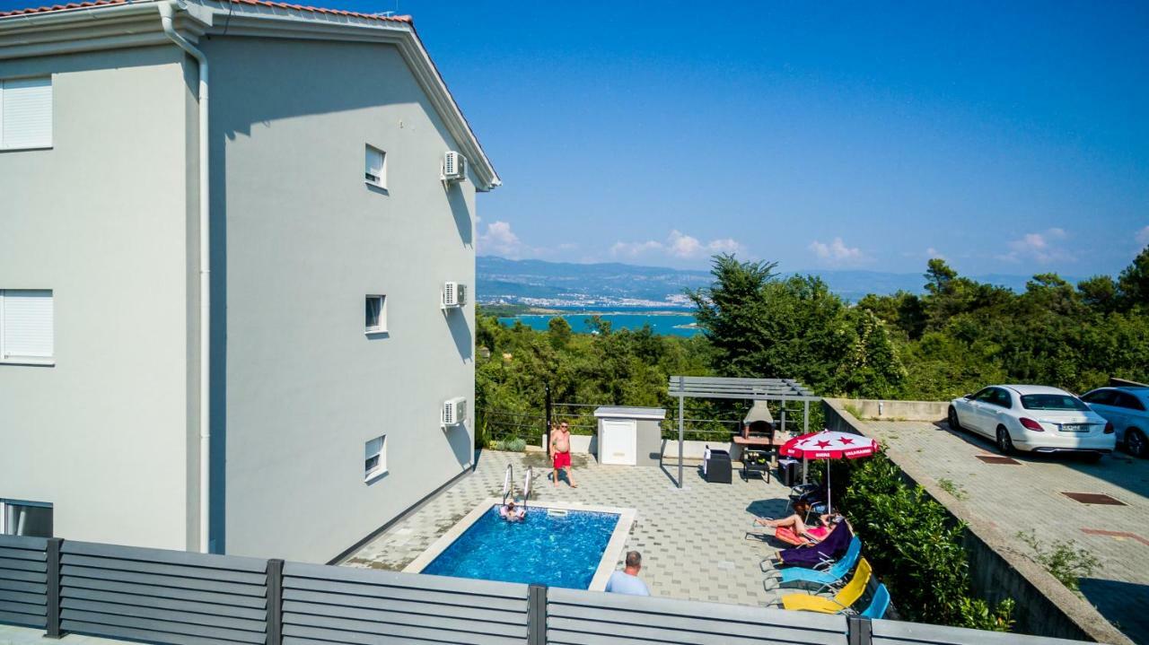 Apartments Ibis Čižići Bagian luar foto