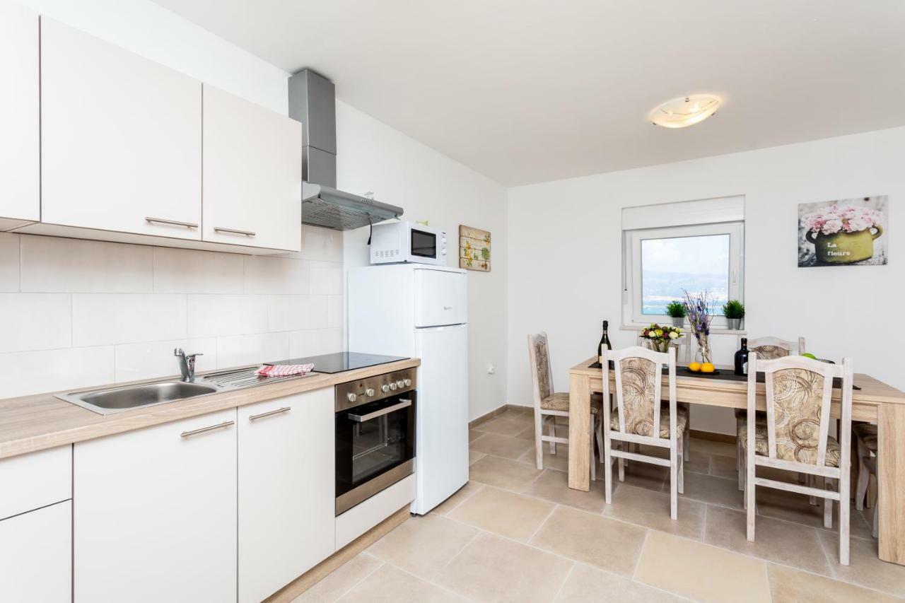 Apartments Ibis Čižići Bagian luar foto