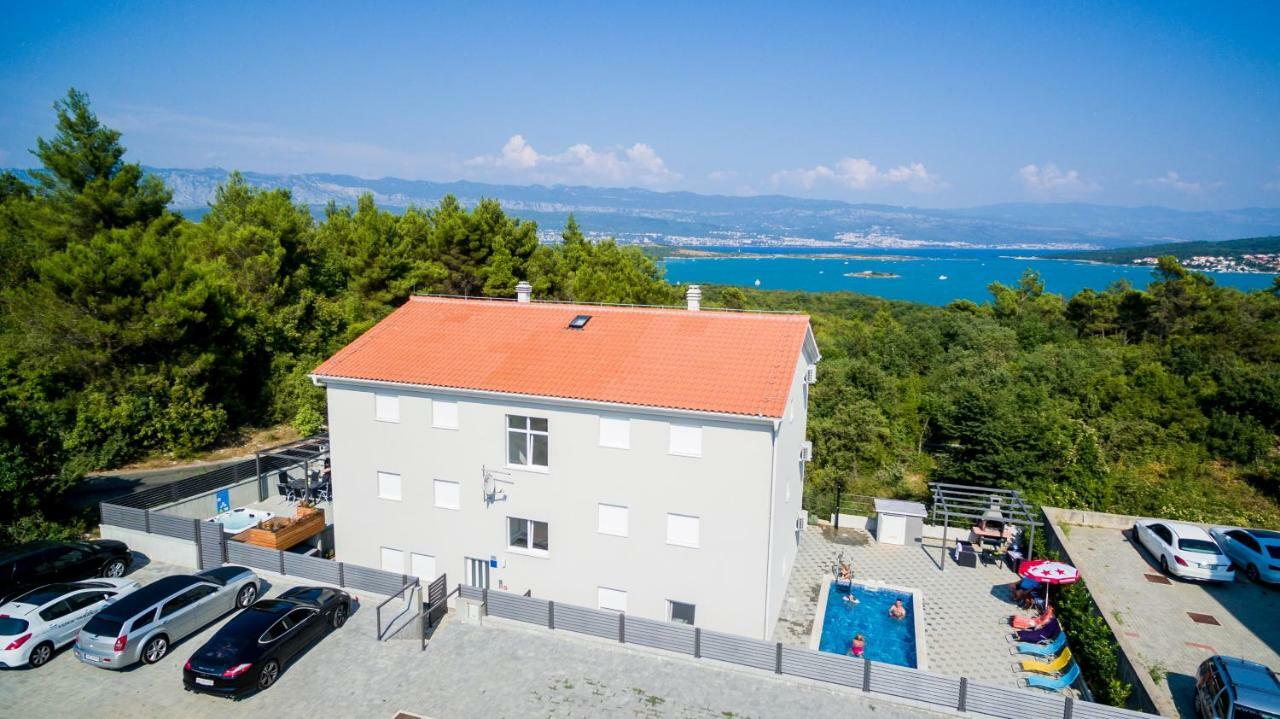 Apartments Ibis Čižići Bagian luar foto