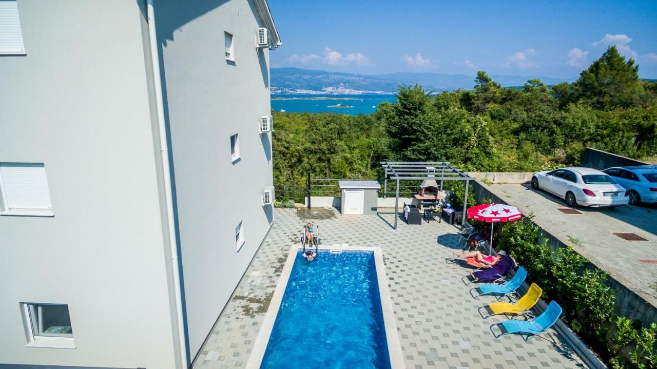 Apartments Ibis Čižići Bagian luar foto